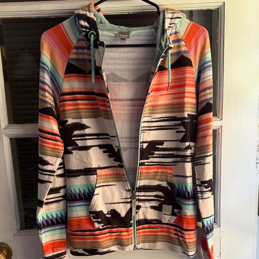 Bench. Brand Small zip up